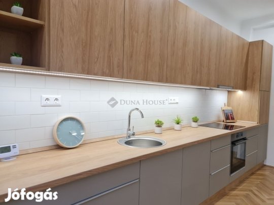 Pécsi 73 nm-es lakás eladó