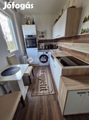 Pécsi 73 nm-es lakás eladó