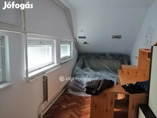 Pécsi 90 nm-es ház eladó