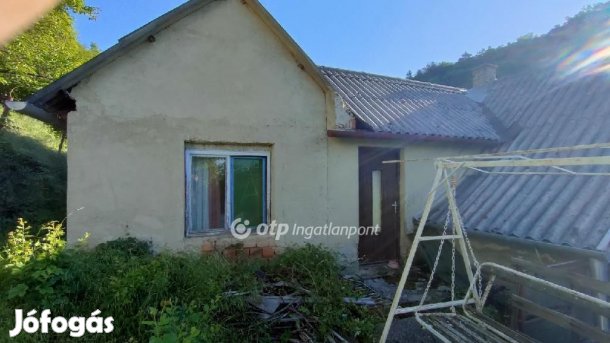 Pécsi 90 nm-es ház eladó