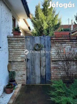 Pécsi 90 nm-es ház eladó