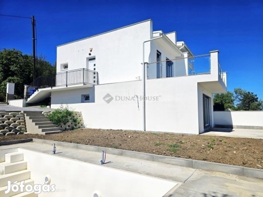 Pécsi 92 nm-es ház eladó