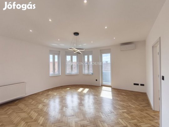 Pécsi eladó 129 nm-es lakás