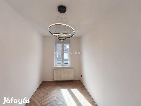 Pécsi eladó 129 nm-es lakás
