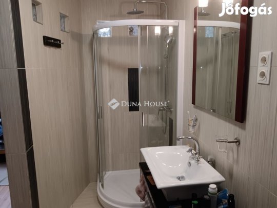 Pécsi eladó 140 nm-es ház