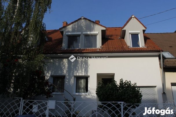 Pécsi eladó 140 nm-es ház