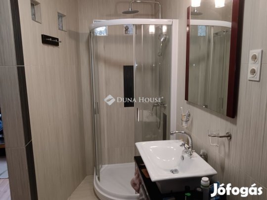 Pécsi eladó 140 nm-es ház