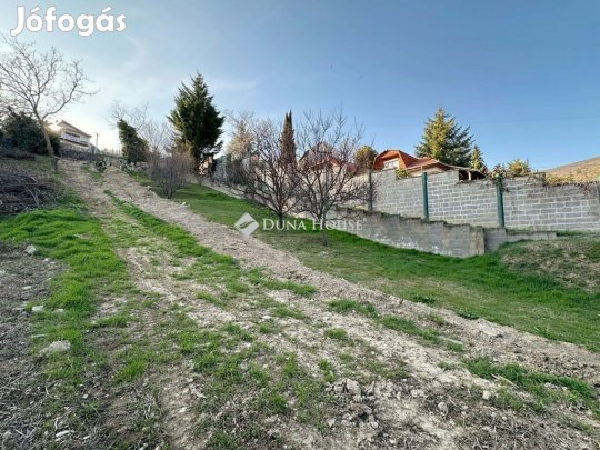 Pécsi eladó 1609 nm-es telek