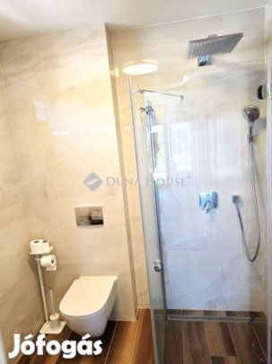 Pécsi eladó 27 nm-es lakás