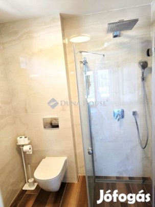 Pécsi eladó 27 nm-es lakás