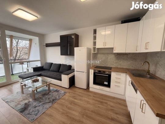 Pécsi eladó 48 nm-es lakás