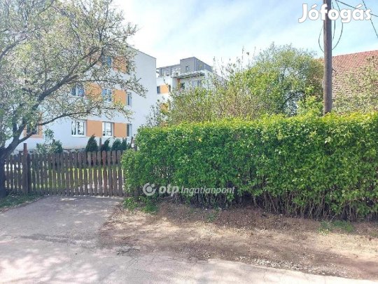 Pécsi eladó 48 nm-es lakás