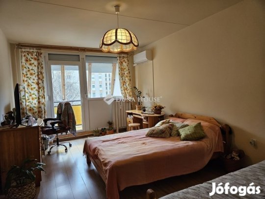 Pécsi eladó 50 nm-es lakás