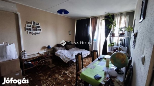 Pécsi eladó 50 nm-es lakás