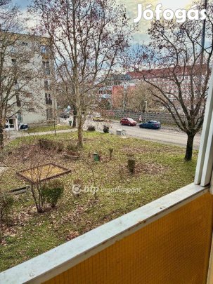 Pécsi eladó 52 nm-es lakás