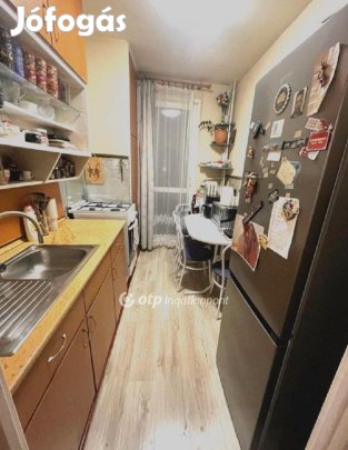 Pécsi eladó 54 nm-es lakás