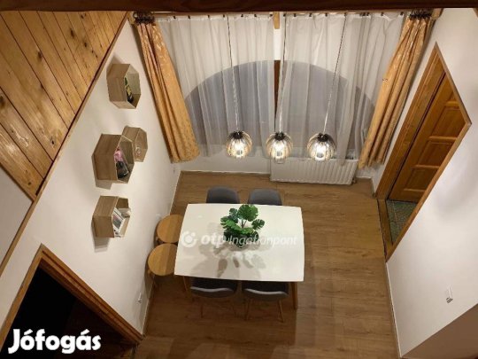 Pécsi eladó 55 nm-es lakás