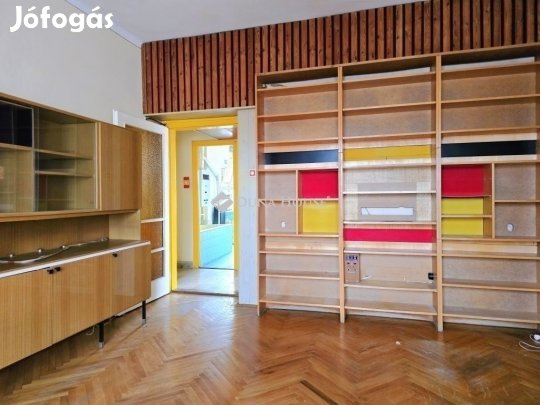 Pécsi eladó 55 nm-es lakás