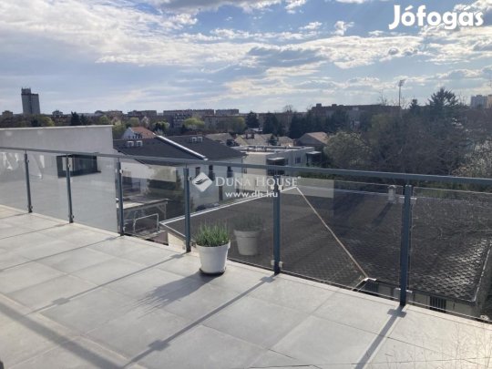 Pécsi eladó 57 nm-es lakás