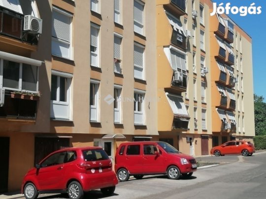 Pécsi eladó 59 nm-es lakás