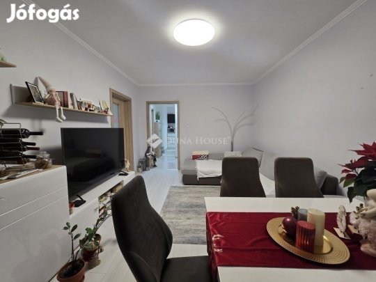 Pécsi eladó 63 nm-es lakás