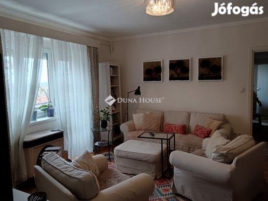 Pécsi eladó 64 nm-es lakás