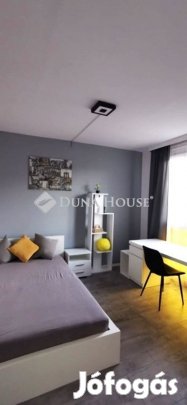 Pécsi eladó 65 nm-es lakás