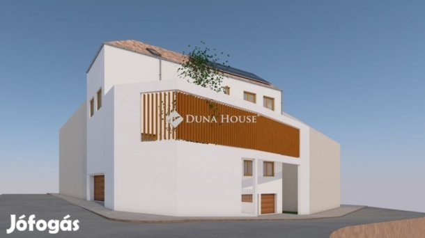 Pécsi eladó 66 nm-es lakás