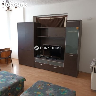 Pécsi eladó 68 nm-es lakás