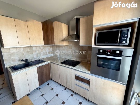 Pécsi eladó 68 nm-es lakás