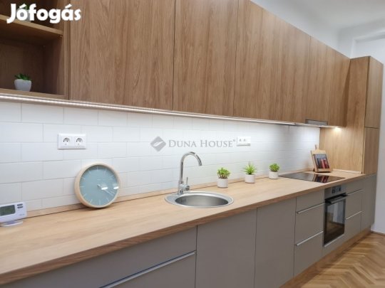 Pécsi eladó 73 nm-es lakás