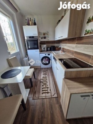 Pécsi eladó 73 nm-es lakás