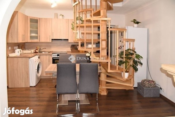 Pécsi eladó 73 nm-es lakás