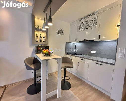 Pécsi eladó 73 nm-es lakás