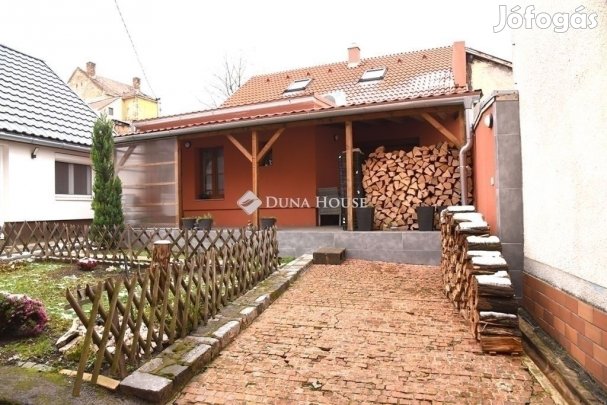 Pécsi eladó 73 nm-es lakás