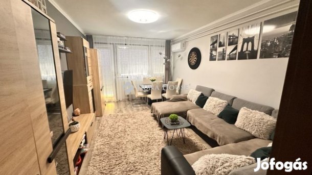 Pécsi eladó 74 nm-es lakás