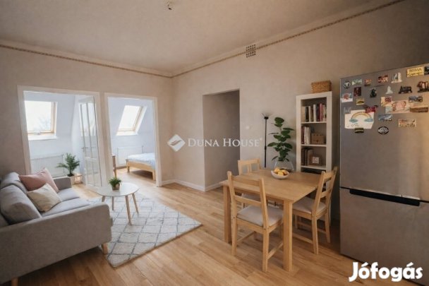 Pécsi eladó 74 nm-es lakás