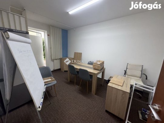 Pécsi eladó 78 nm-es lakás