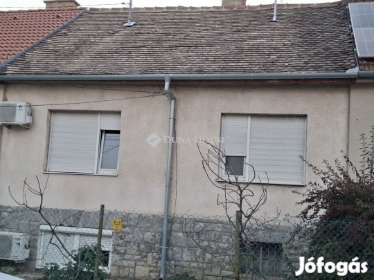 Pécsi eladó 79 nm-es lakás