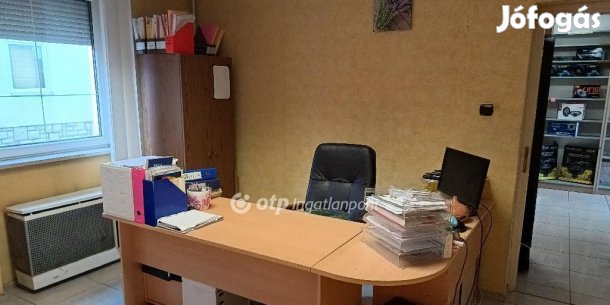 Pécsi eladó 80 nm-es ház