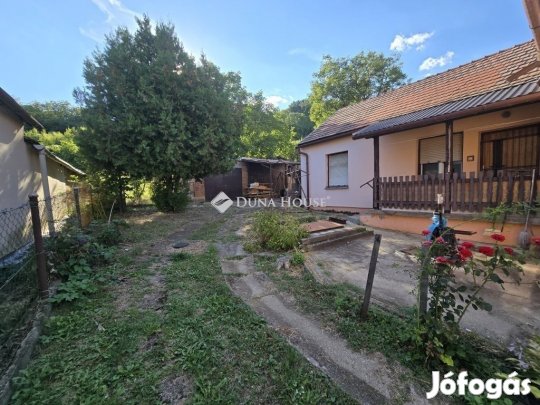 Pécsi eladó 82 nm-es ház
