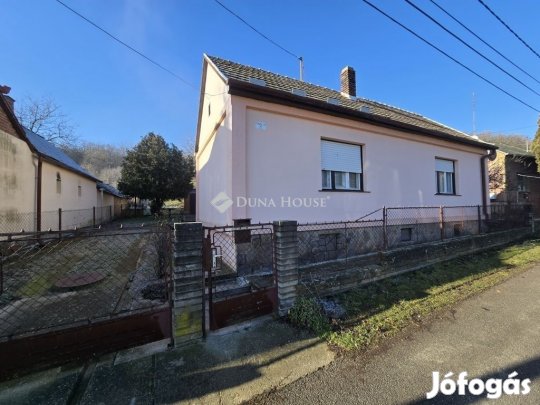 Pécsi eladó 82 nm-es ház