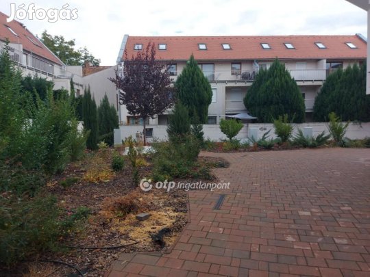 Pécsi eladó 82 nm-es lakás