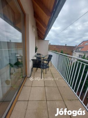 Pécsi eladó 82 nm-es lakás