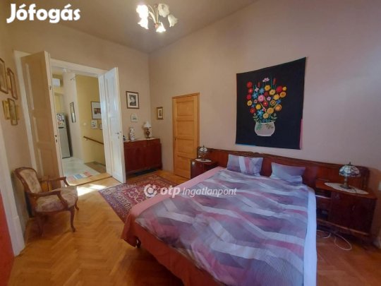 Pécsi eladó 84 nm-es lakás