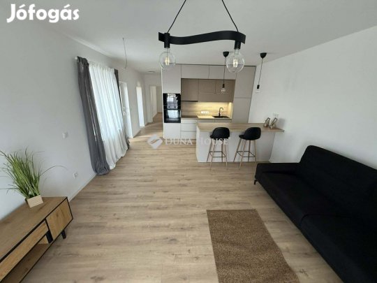 Pécsi eladó 95 nm-es ház