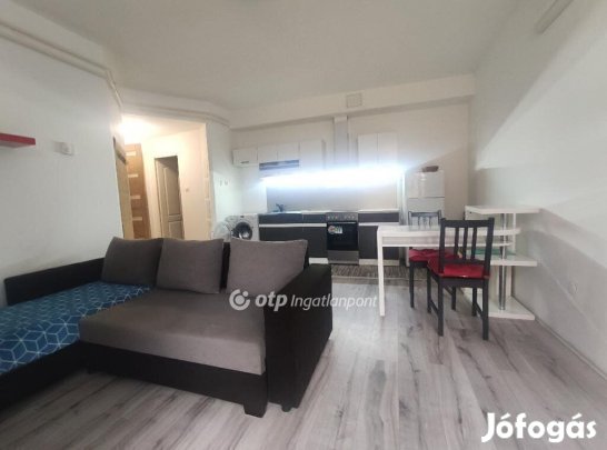 Pécsi eladó 98 nm-es lakás