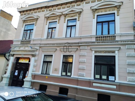 Pécsi eladó tégla családi ház