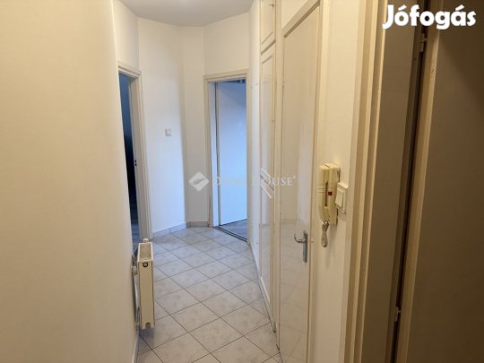 Pécsi kiadó 54 nm-es lakás