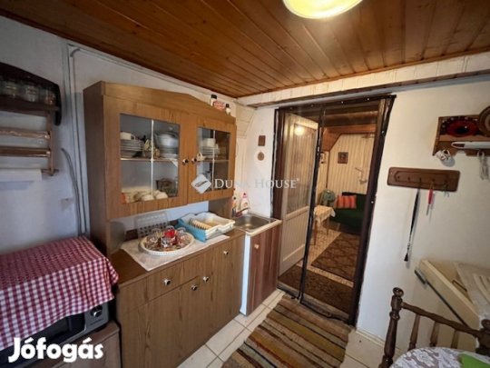 Pécsváradi 30 nm-es ház eladó